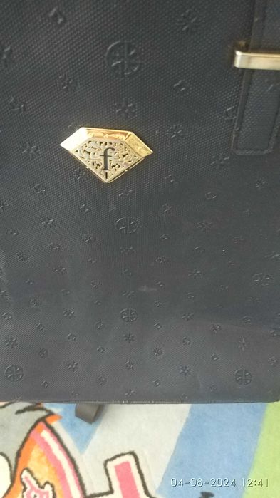 голяма дамска чанта