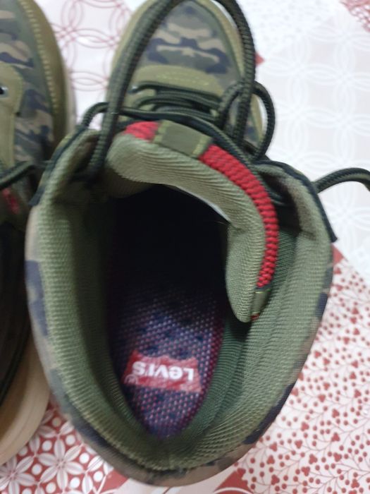 Adidas gheata Levi's