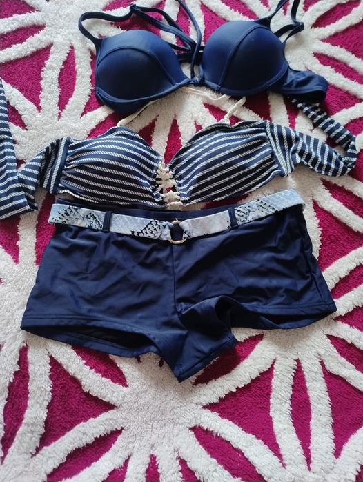 Продам купальники