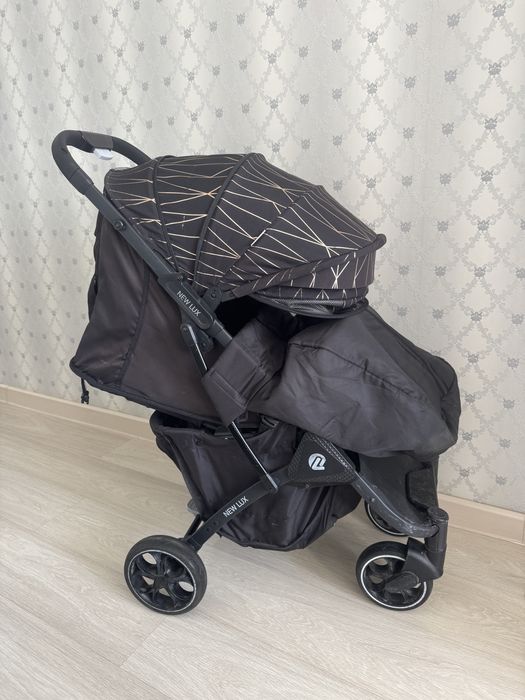 Продам коляску б/у зима-лето