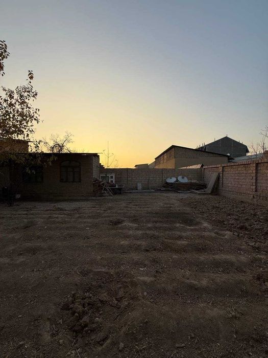 Срочно продается 4-сотик 4-х комн участка в Сергели Ханабад