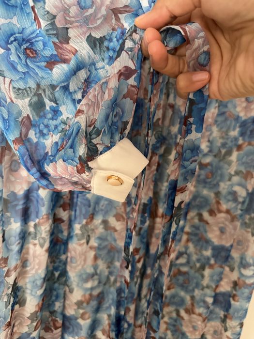 Продам нарядные платья.