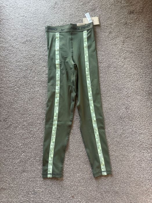 Дамски клин Nike Pro