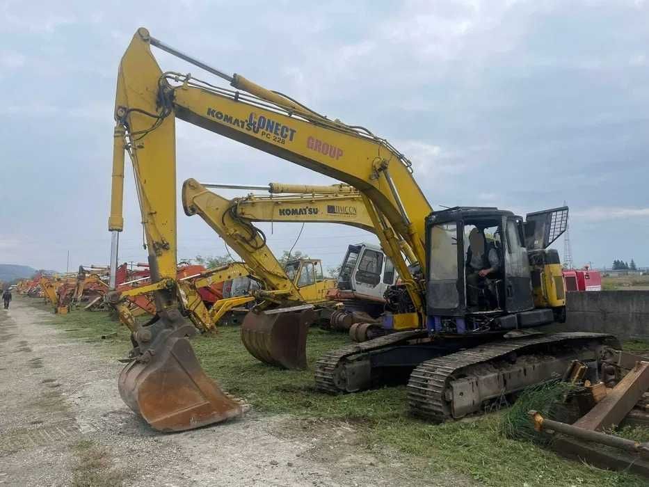 Distribuitor hidraulic excavator pe senile Komatsu PC 228