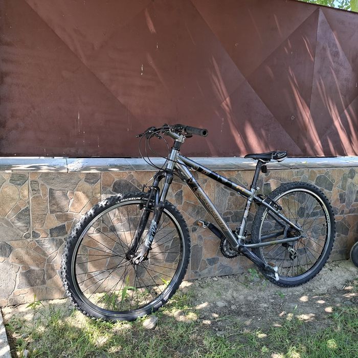 Bicicleta Raleigh roti pe 26