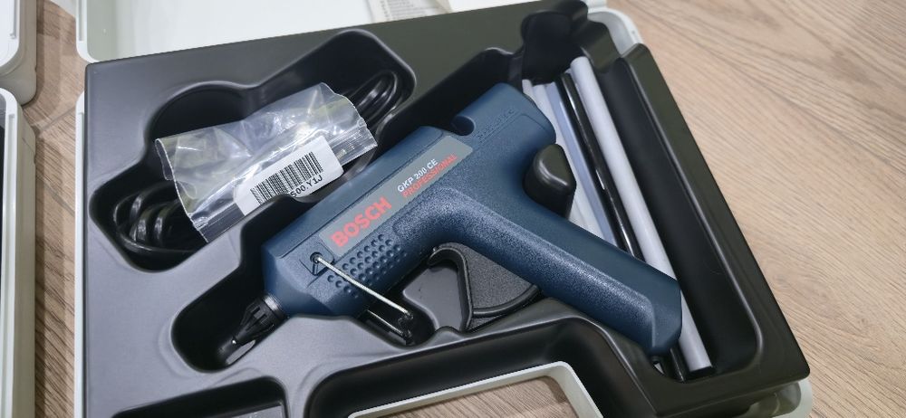 Клеевой пистолет Bosch GKP 200 CE Professional (Оригинал)