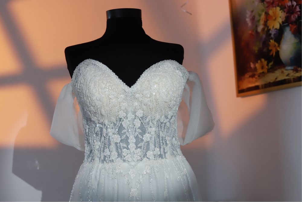 Vand rochie  de mireasă