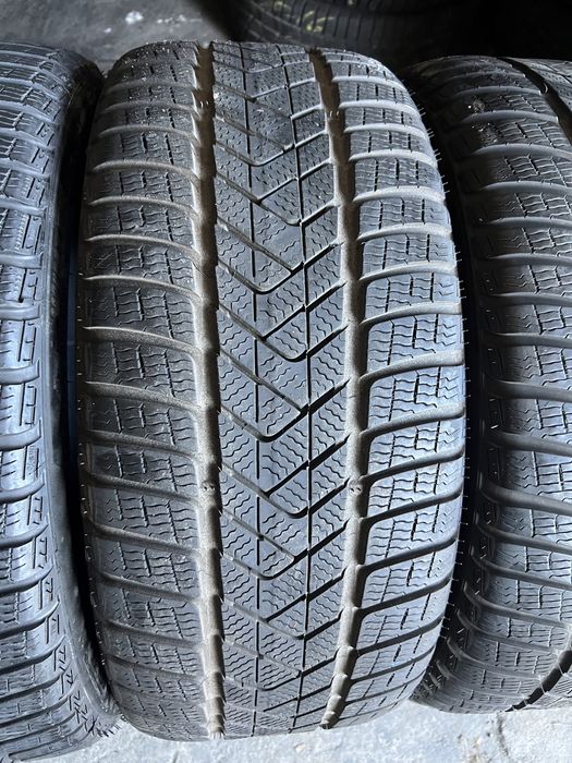 4 anvelope iarna 225/40/19+255/35/19 Pirelli Runflat 2020!