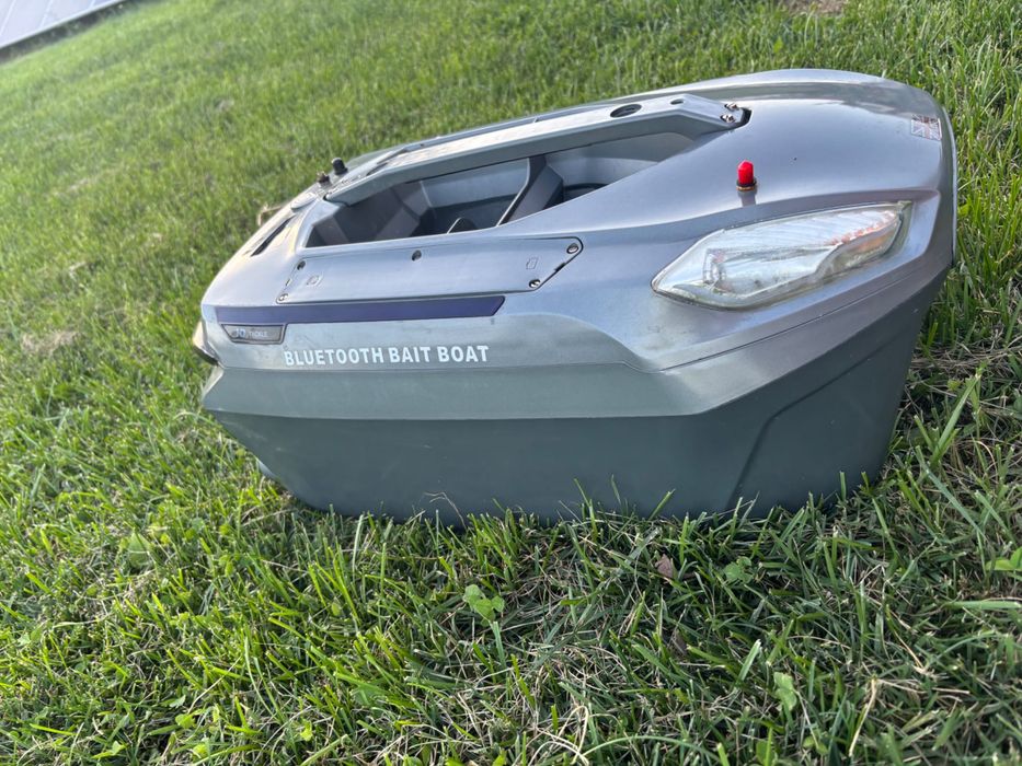 Продавам висок клас лодка за захранка ND Bait Boat 1 (GPS/Автопилот) + Сонар Toslon TF500 – ТОП Комплект