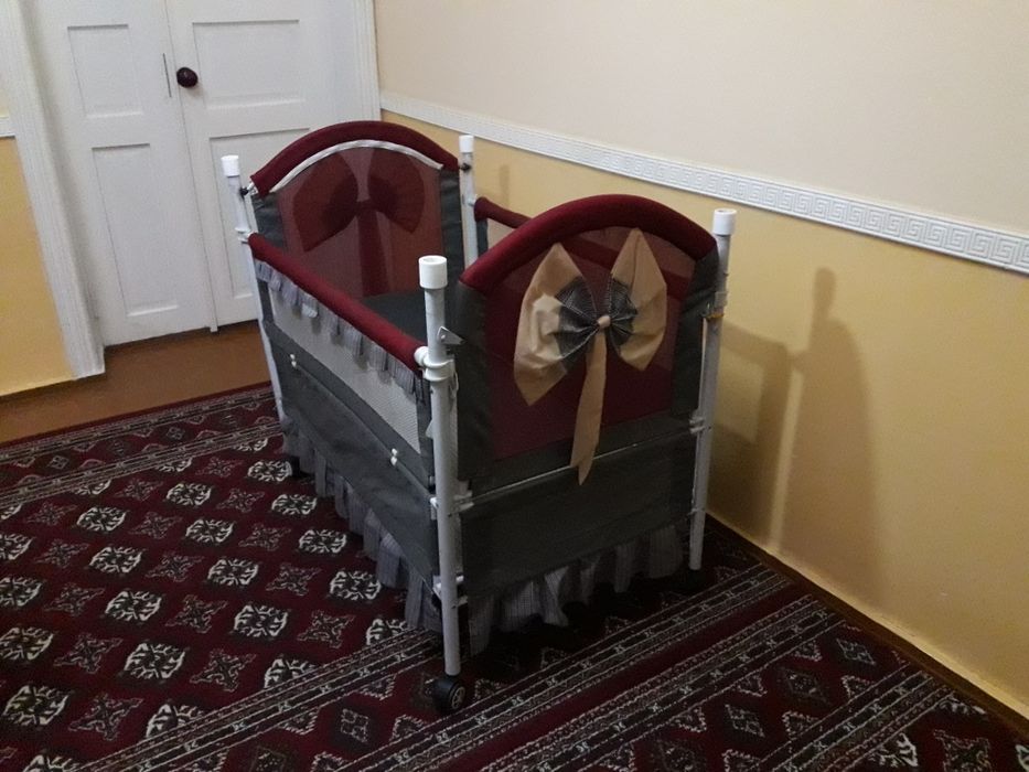 Bolalar  belanchagi  sotiladi