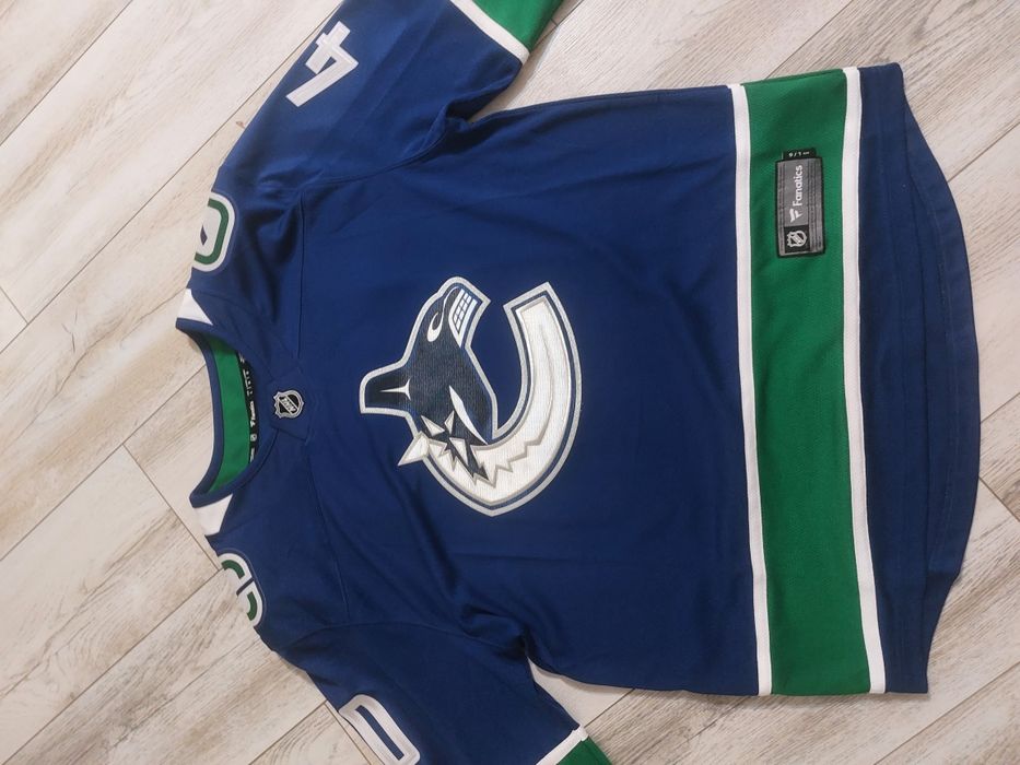 Jersey NHL Vancouver Canucks, Marimea L bluza este noua cu etichetă mi