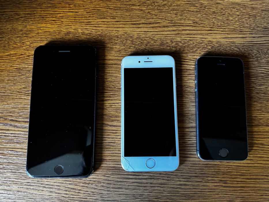 Vând telefoane Apple iPhone