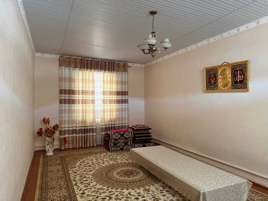 Hovli kelishilgan holda sotiladi! Jizzax shahri markazida.