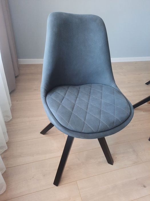 Трапезни столове