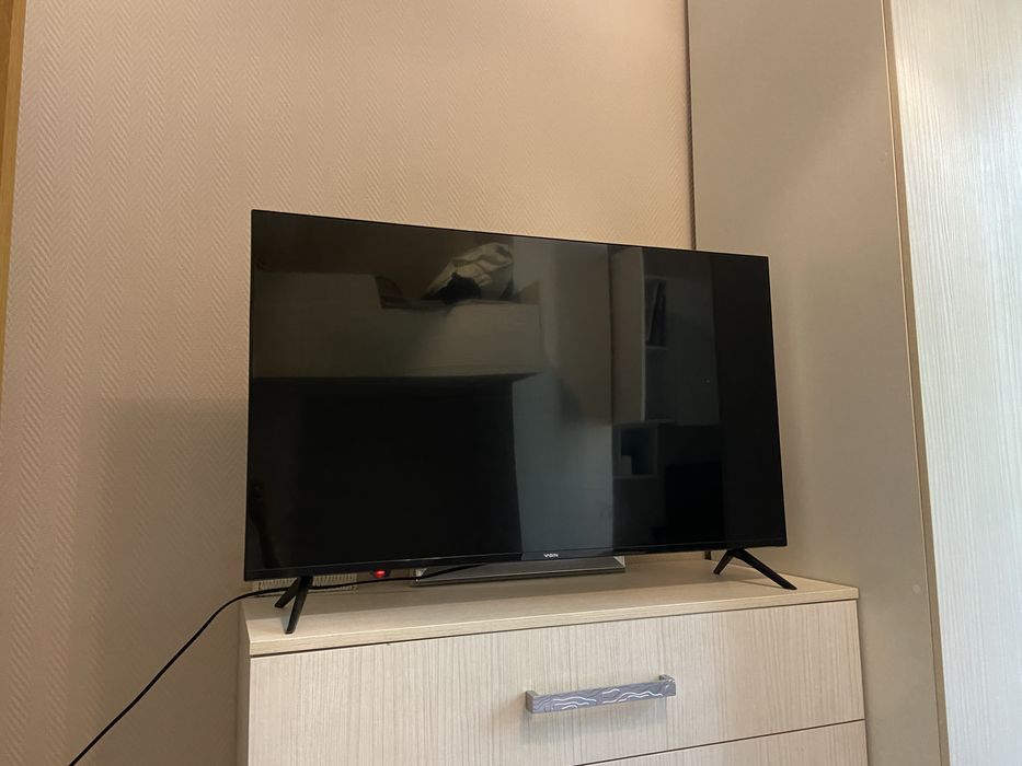 Телевизор Yasin LED 43 G9 рабочий