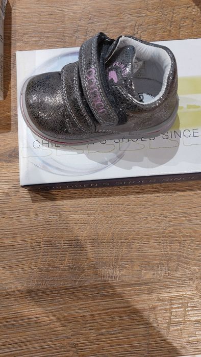 Бебешки обувки - номер 19