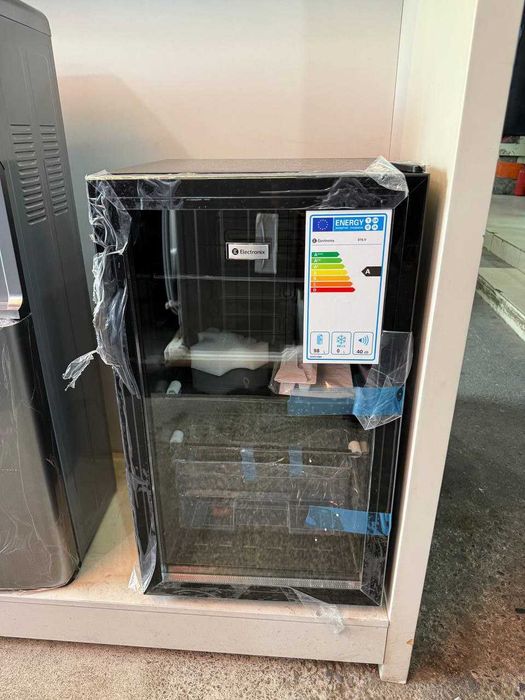 Витринный холодильник Electrinix 98л с бесплатной доставкой.