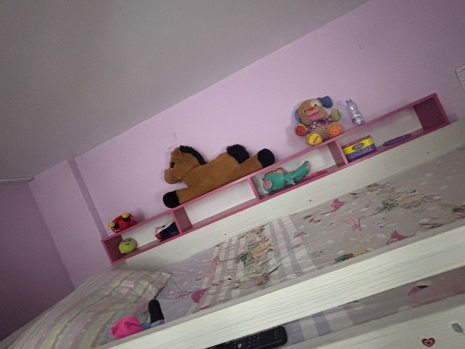 Двуетажно момичешко легло