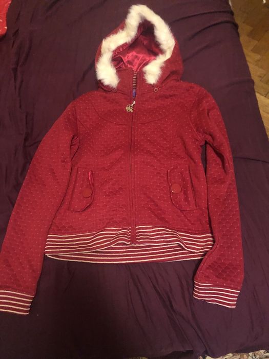 Bluza cu fermoar rosie si alba