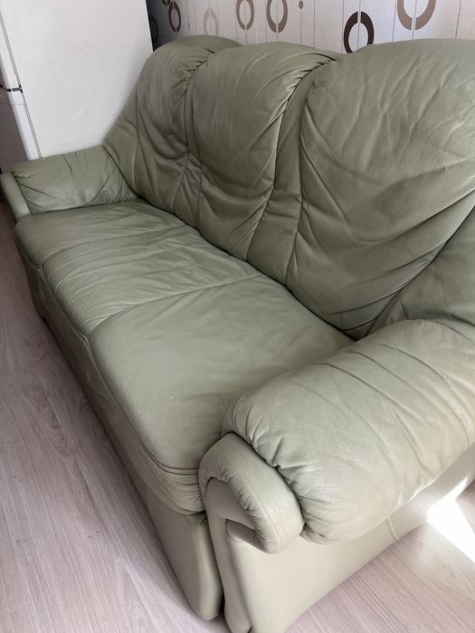 Кожаный диван срочно