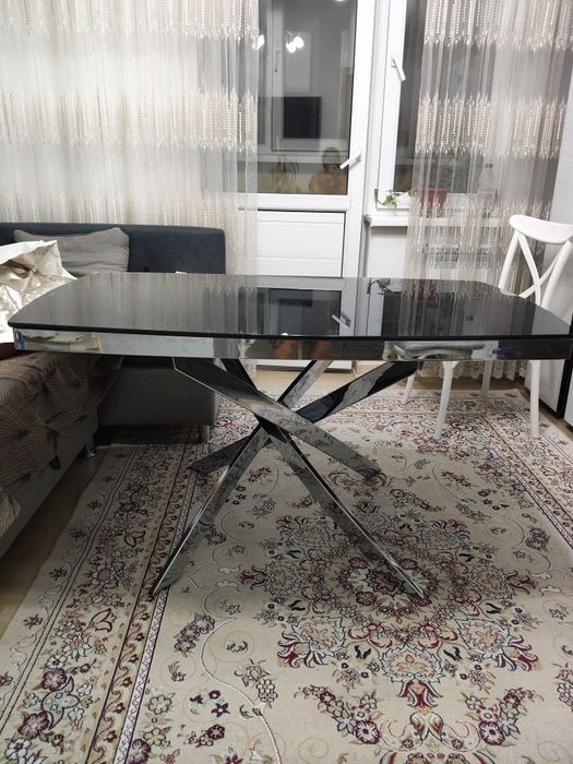 Продам кухонный стол в хорошем состоянии