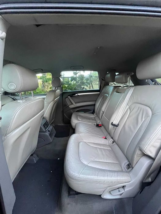Vând Audi q7 full fără probleme cauciucuri noi baterie noua filtre tot schimbat ulei fiscal suspensie pe arcuri an 2007 3000d