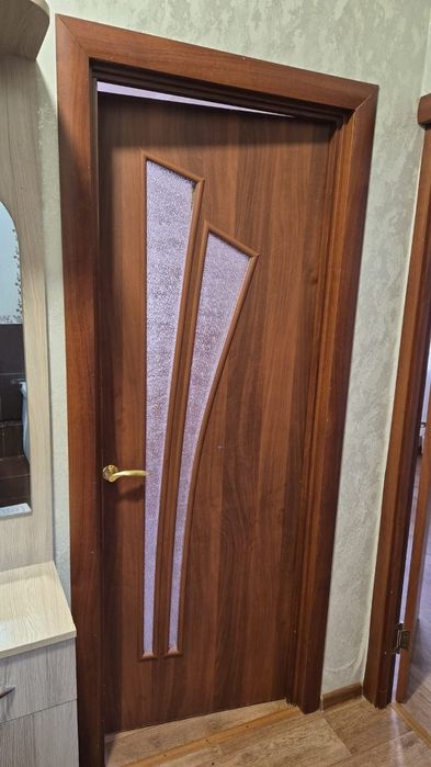 Бесплатно отдам двери