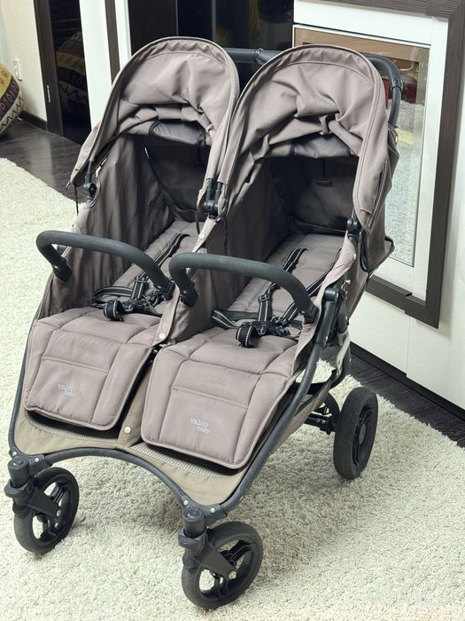 Коляска для двойняшек
