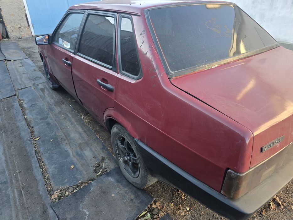 Продам машину ваз21099