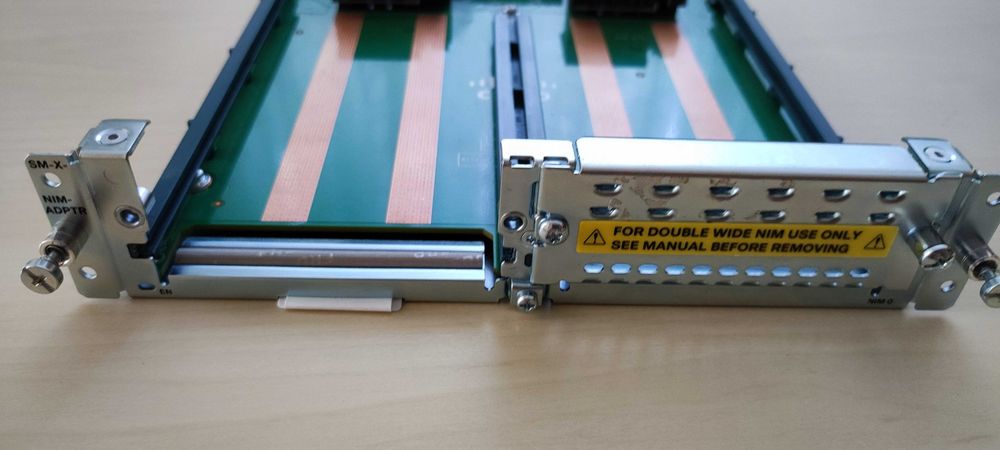 Продавам модул Cisco SM-X-NIM-ADPTR - цена 179 лв.