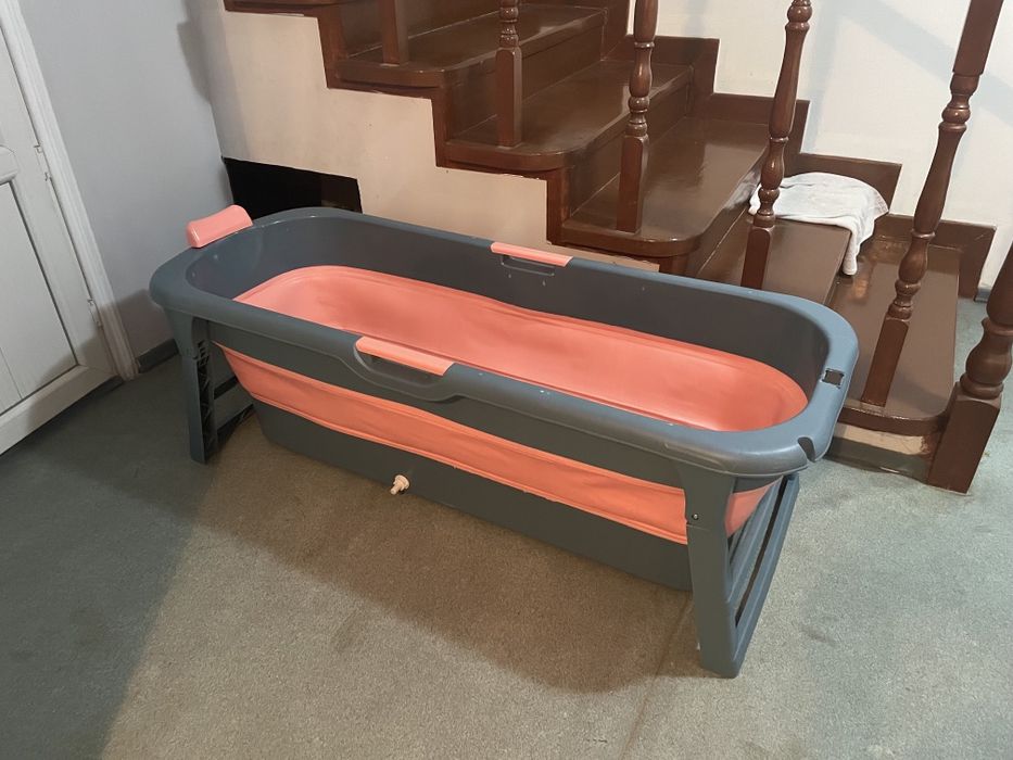 Продам ванну,очень удобная,лёгкая.