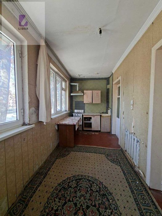 1 ком. переделанная в 2х ком. на 2 этаже в кирпичном доме