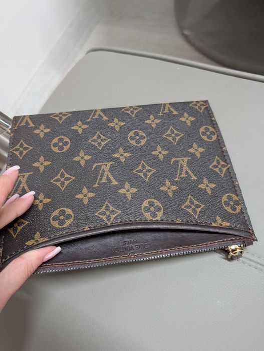 Дамска чанта с дръжка