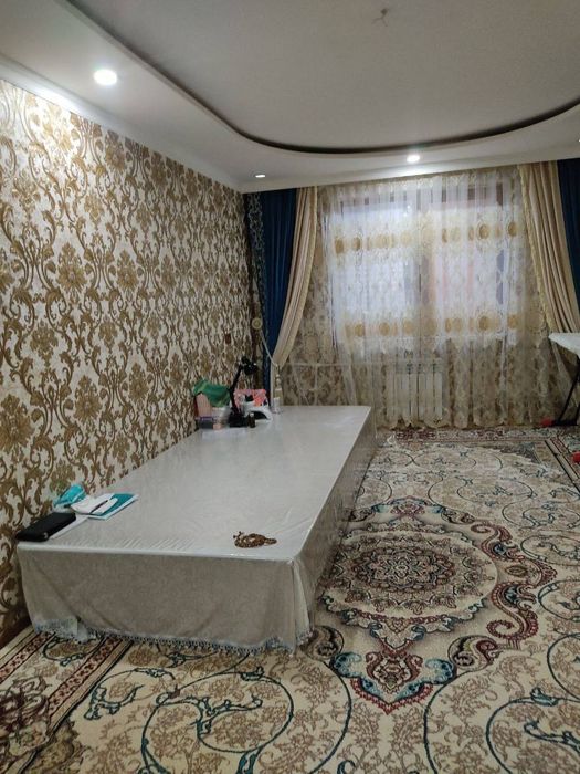 Срочно продаётся 2.х комнатная кв. В 1 этаже 2мик. 3дом.