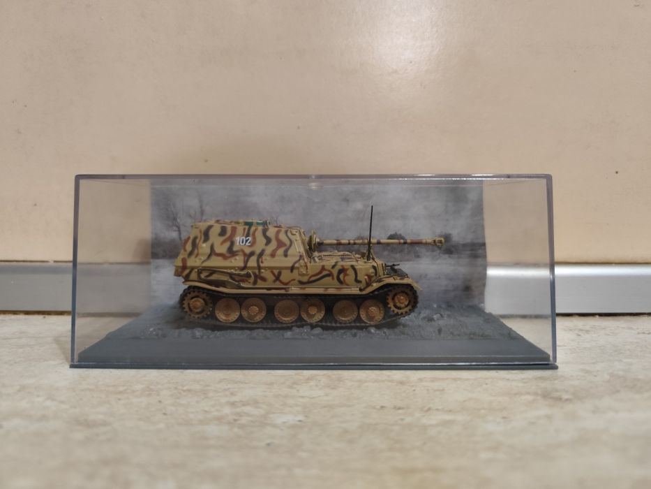 Продавам Panzerjäger  Tiger танк
