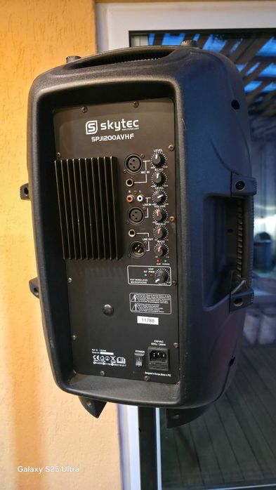 Boxa activa Skytec 200W
