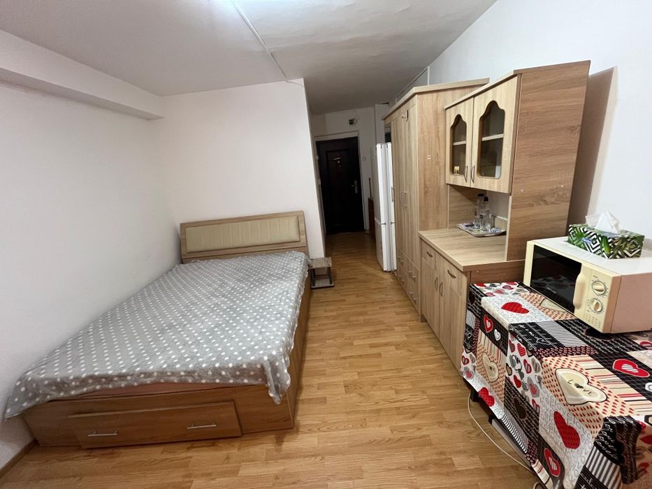 Inchiriez  garsoniera zona Dedeman