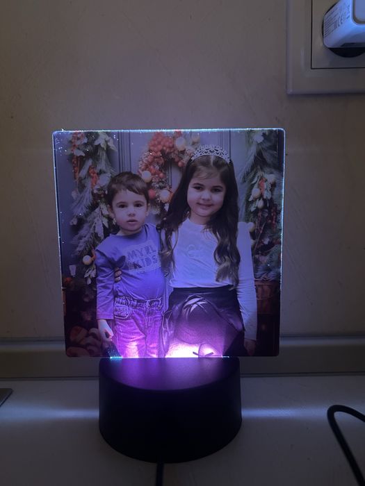 Гравирана снимка върху LED лампа