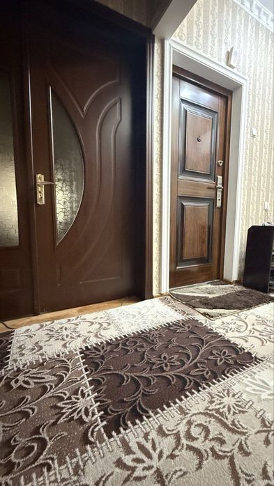 Юнусабад-19 квартал 2[3]/1/5 Евро ремонт,Выход в огород,подвал,парковк