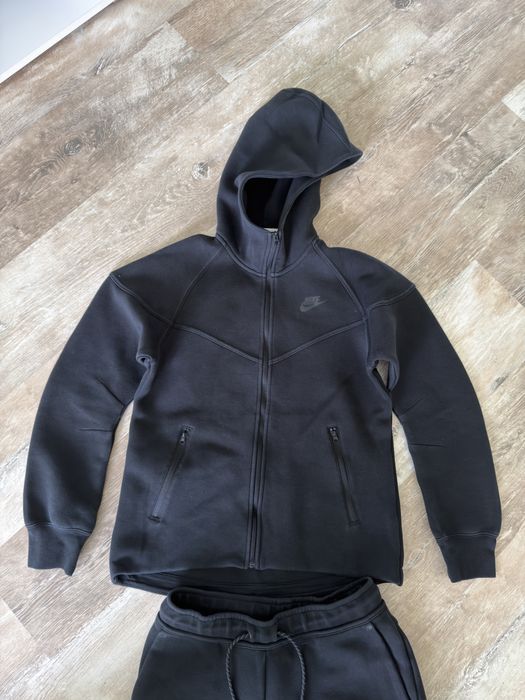 Nike tech fleece woman