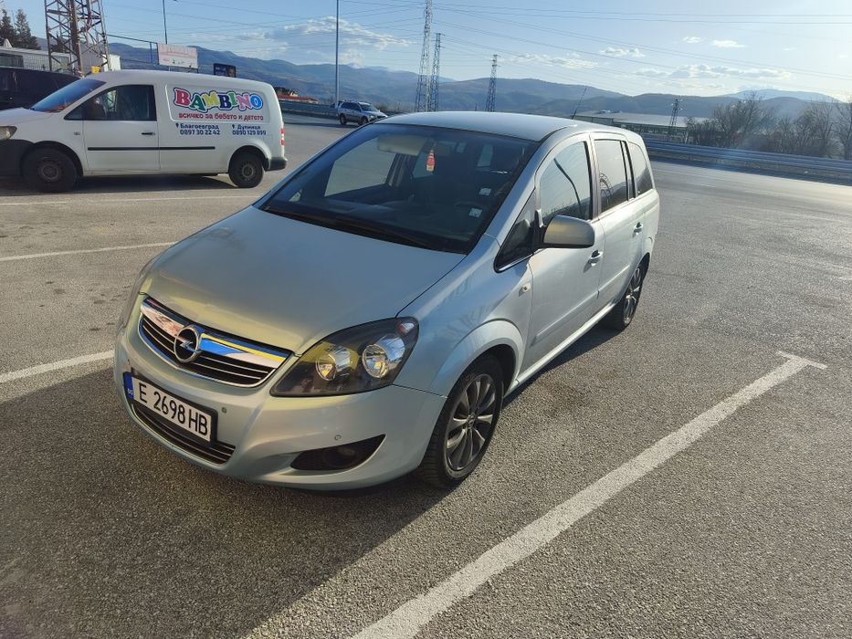 Opel zafira Опел Зафира 1.8 газ бензин.