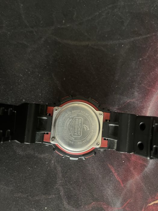 Часовник G shock като чисто нов