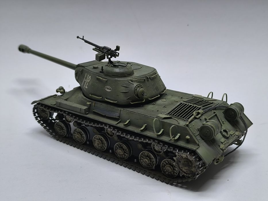 Продам готовую собранную модель ИС-2