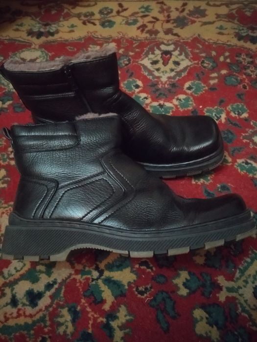 Продаются кожаные сапоги