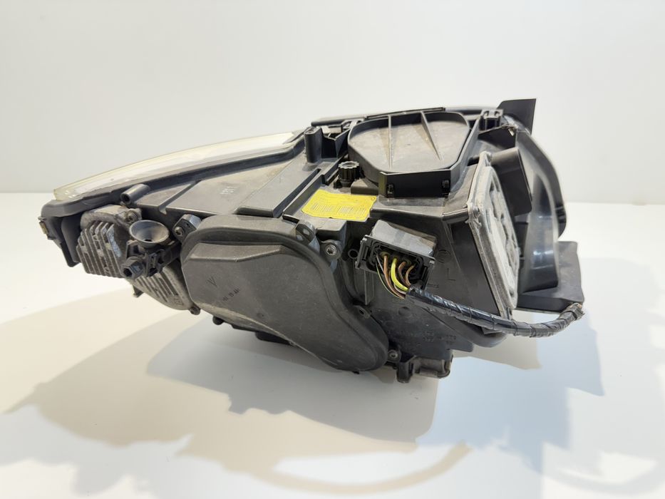 Продаваме фейслифт ляв фар за БМВ Е92 Е93/BMW E92 E93