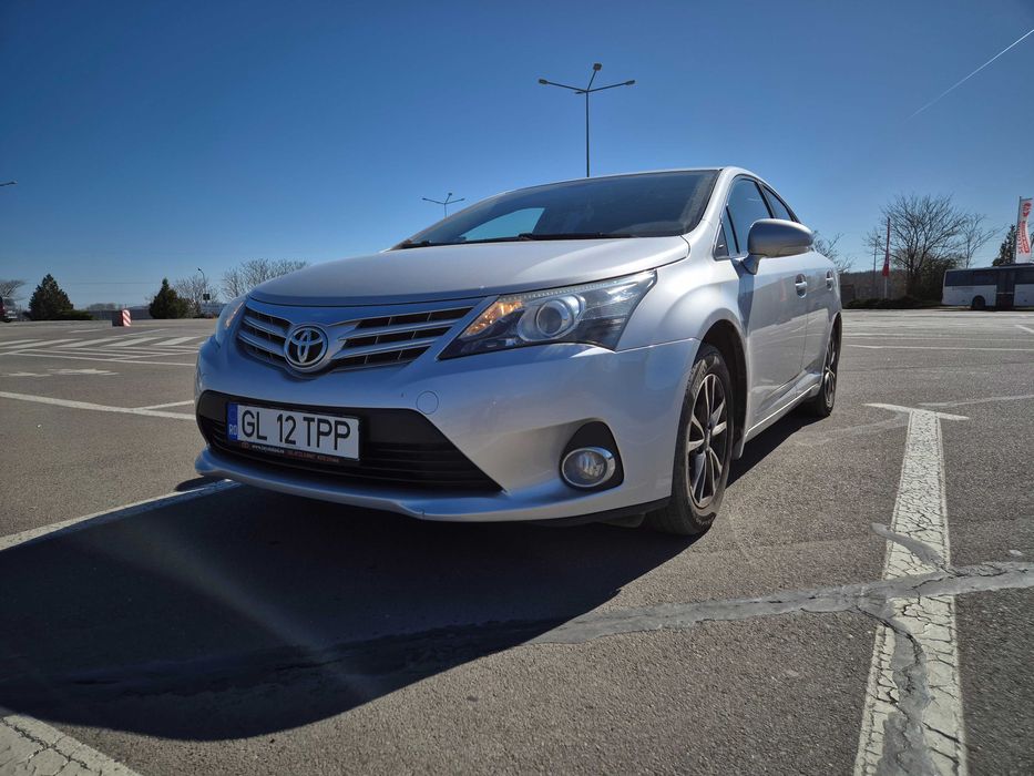 Vand Toyota Avensis 1.8 benzina an 2013, cutie automata 170303 km