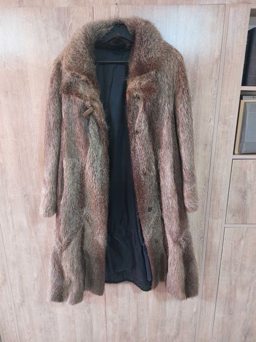 Продам шубу из нутрии