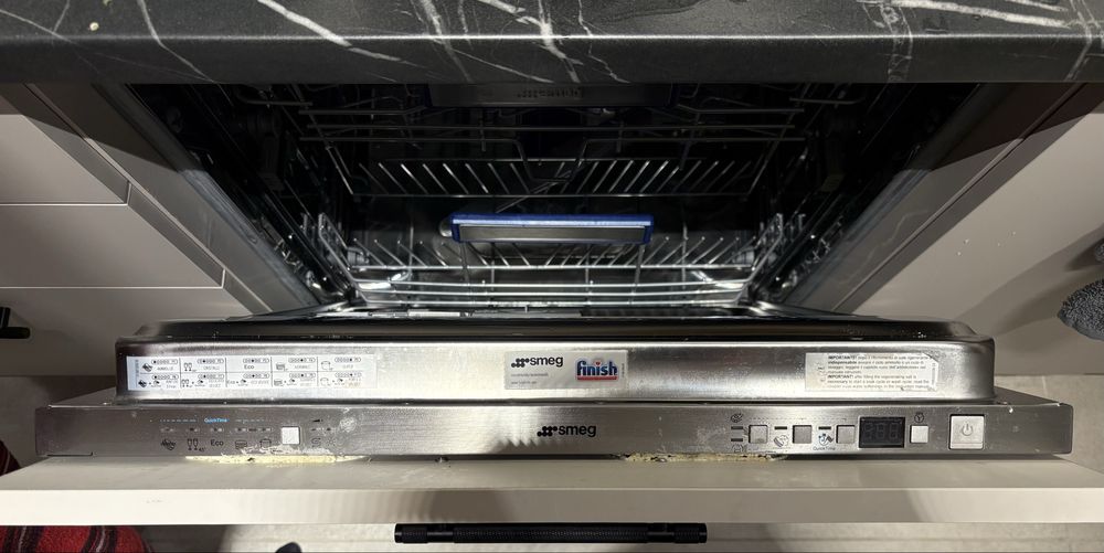 Съдомиялна за вграждане 60см Smegg