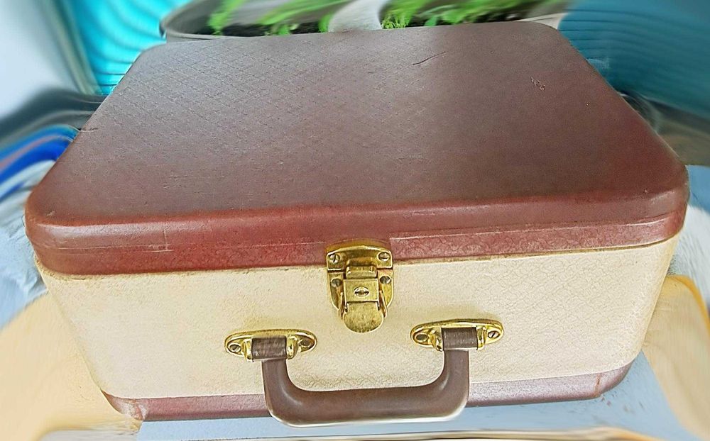 Ретро колекция - магнетофон, радио-касетофон с грамофон и телевизор