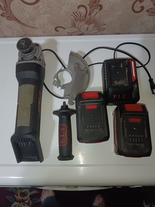 Продается аккумуляторная болгарка P.I.T PWS20H-125C